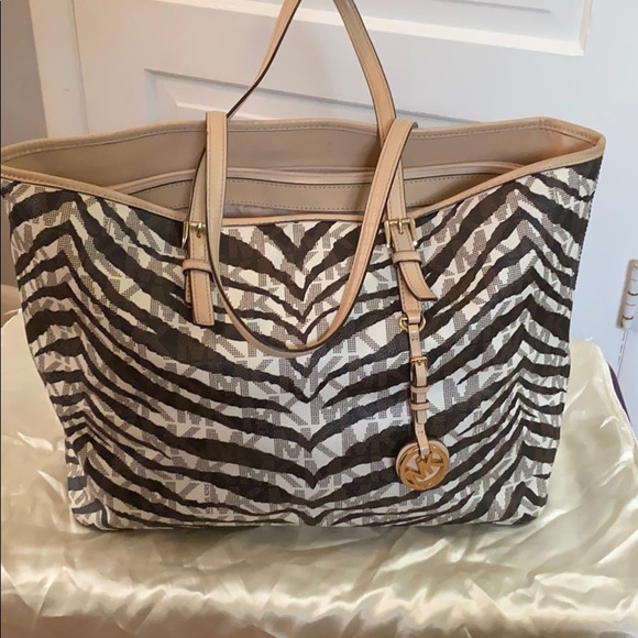 Animal print Michael Kors bag! - Picture 1 of 2